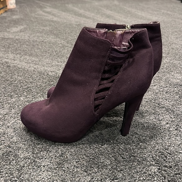 NEW LOWER PRICE!! Lane Bryant Heeled Ankle Booties - Picture 2 of 7
